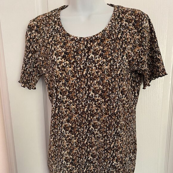 Loose fitting, light, summery, dressy, short sleeved top - Picture 1 of 12